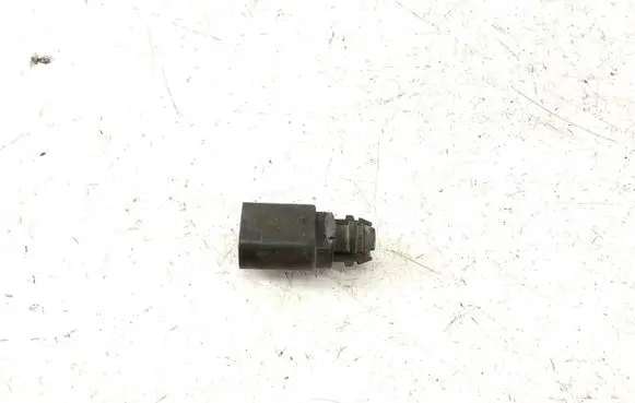 Volkswagen PASSAT B5.5 Outside/exterior temperature sensor 8D0820535