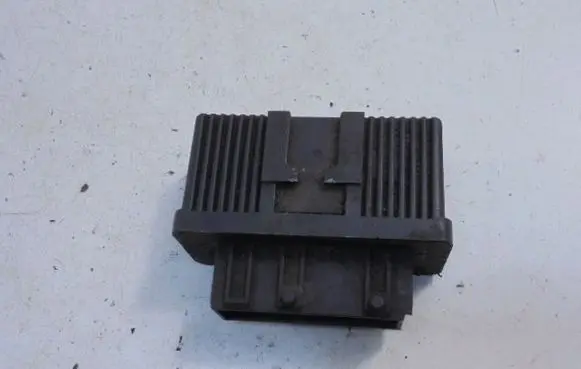 Citroen Xantia Fuel pump relay 240104