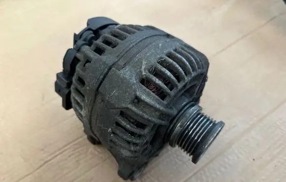 Volkswagen Amarok Generator/alternator 06F903023N