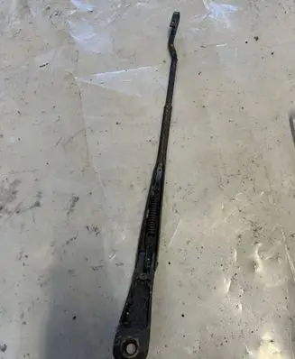 Jeep Grand Cherokee (WJ) Front wiper blade arm