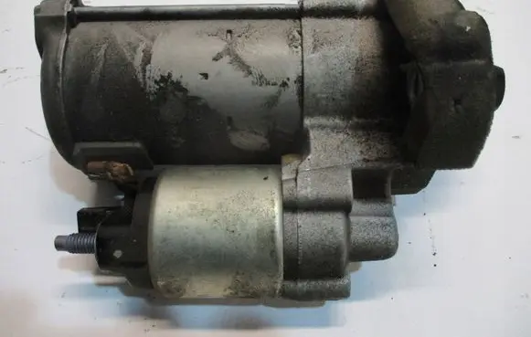 Nissan Qashqai Starter motor 233000379R