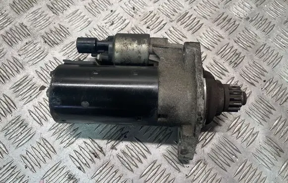 Volkswagen Golf VI Starter motor