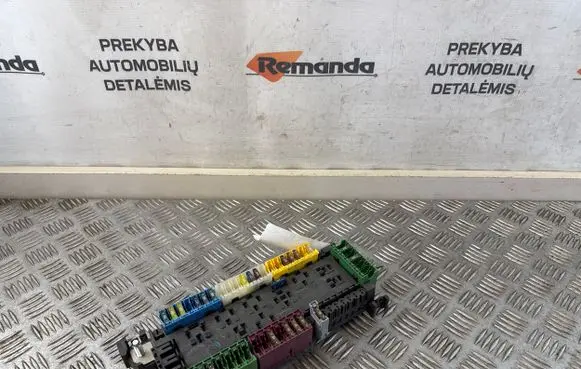 Mercedes-Benz GL X166 Fuse module A1669063901