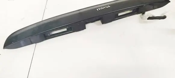Trunk door license plate light bar
