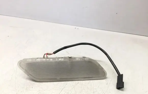 BMW 5 E34 Rear seat light 8359074