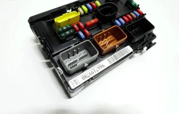 Citroen C3 Picasso BSM Control unit 9667199780