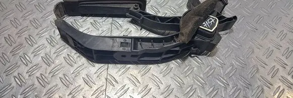 Mercedes-Benz E W211 Accelerator throttle pedal A2113000404
