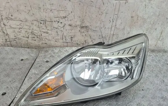 Ford Focus Headlight/headlamp 8M5113W030BD