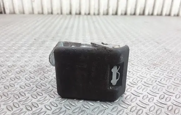 Mitsubishi Pajero Engine bonnet (hood) release handle