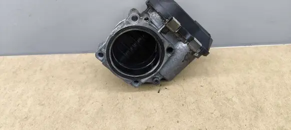 BMW 3 E90 E91 Throttle valve 7561066