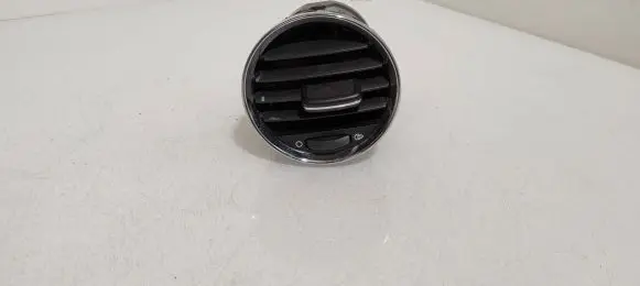 Peugeot 308 Dash center air vent grill 9658515377 Y05190V