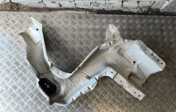 Renault Arkana Engine splash shield/under tray 747612803R