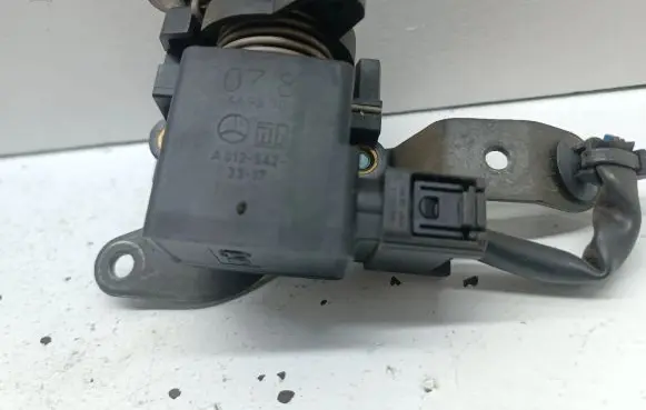 Mercedes-Benz A W168 Accelerator throttle pedal A0125423317