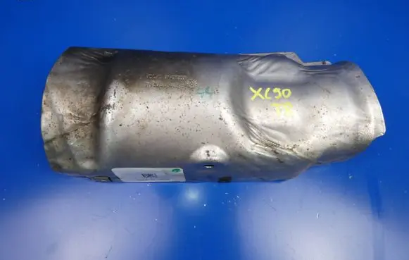 Volvo XC90 Heat shield in engine bay 31437205