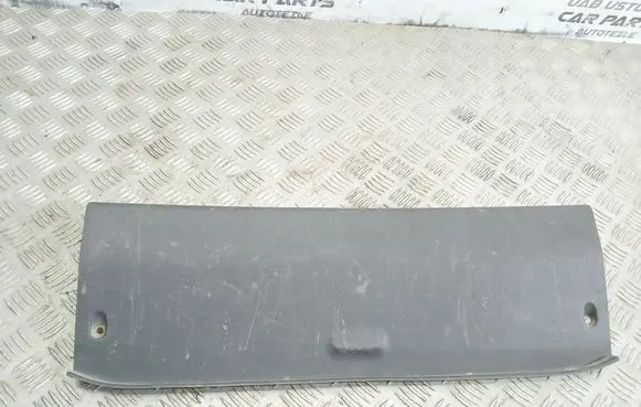 Trunk/boot sill cover protection