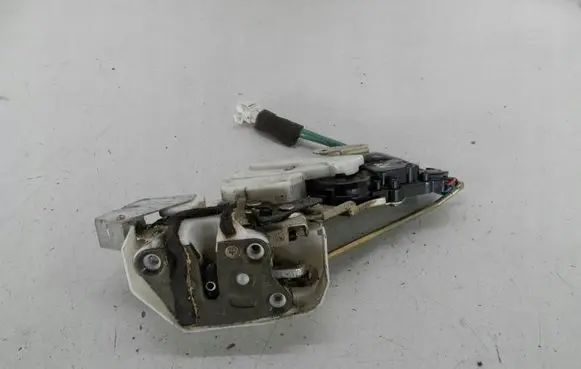 Suzuki Wagon R+ Rear door lock 