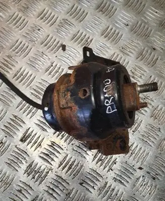 Toyota Land Cruiser (J120) Engine mount bracket