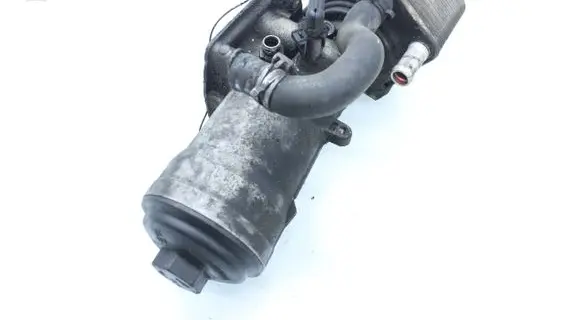 Skoda Octavia Mk2 (1Z) Oil filter mounting bracket 045115389K