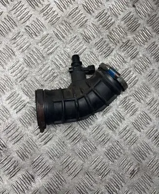Volvo V70 Turbo air intake inlet pipe/hose 30636854