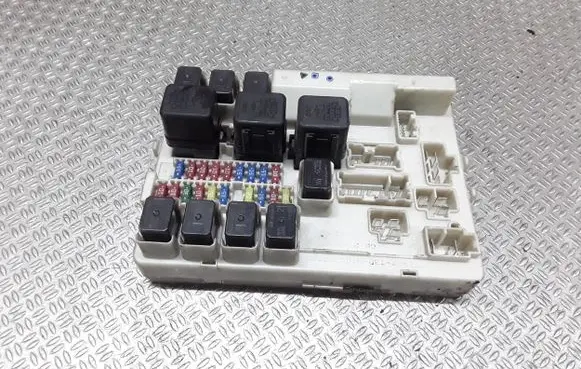 Infiniti FX Fuse module 284B7CL00A