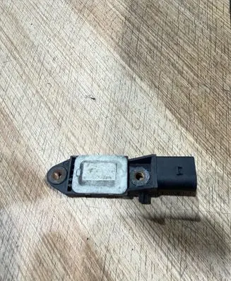 Mercedes-Benz E W211 Airbag deployment crash/impact sensor 0028201326 102152015