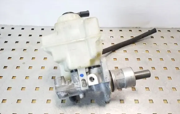 BMW 5 E39 Master brake cylinder 