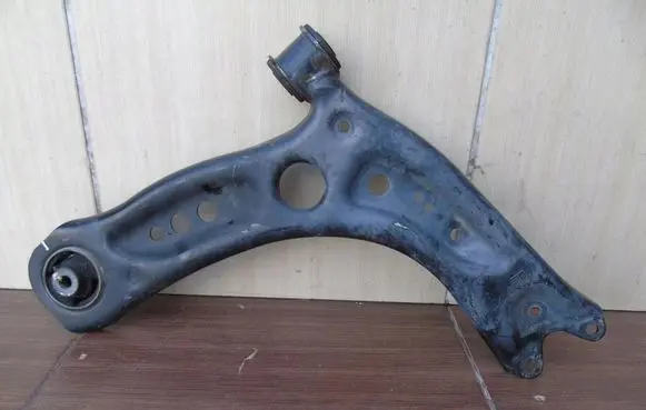 Volkswagen T-Cross Front lower control arm/wishbone 2Q0407152D