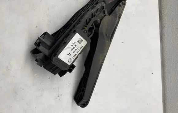 Skoda Octavia Mk2 (1Z) Accelerator throttle pedal 1K1721503P