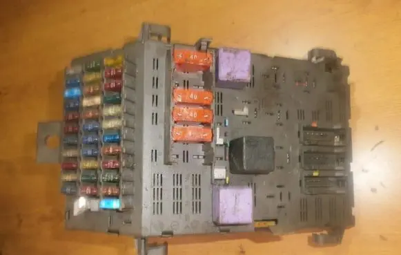 Renault Laguna I Fuse box set