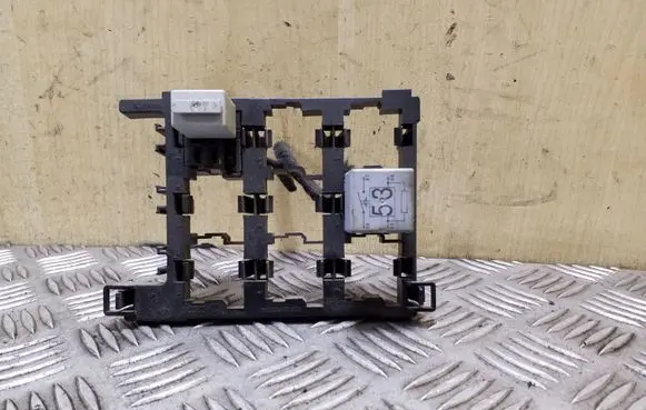 Volkswagen Caddy Relay mounting block 1T1937503A