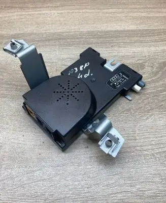Audi A3 S3 8P Aerial antenna amplifier 8P4035225D 7617310103