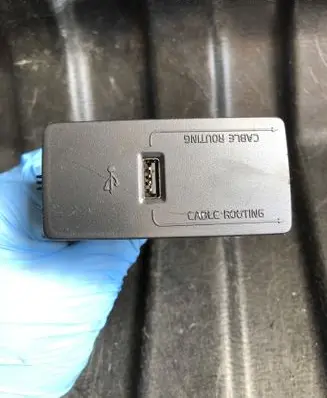 Volvo S90, V90 USB socket connector 31438295