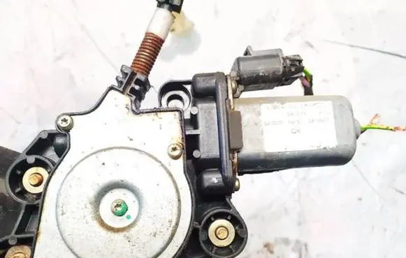 Fiat Doblo Front door window regulator motor 0479000 04-10-19