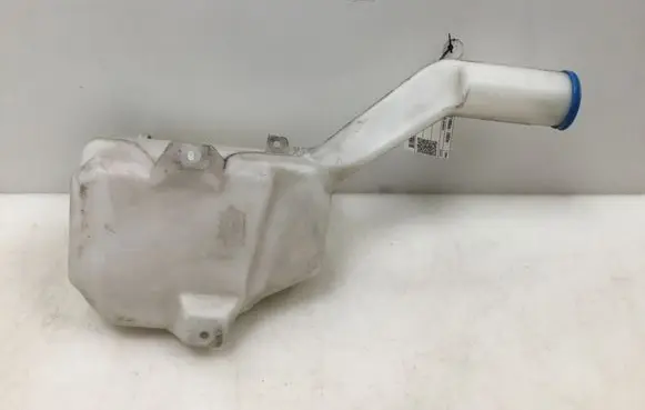 Honda CR-V Windshield washer fluid reservoir/tank 