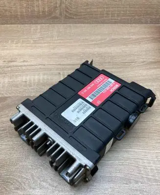 Audi 80 90 S2 B4 Engine control unit/module ECU 443907311C 0261200273