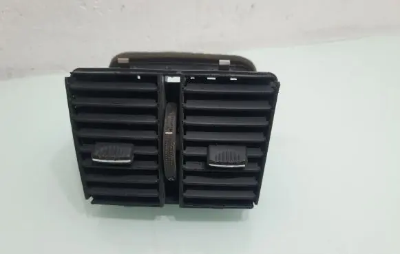 Opel Zafira B Rear air vent grill 13144753