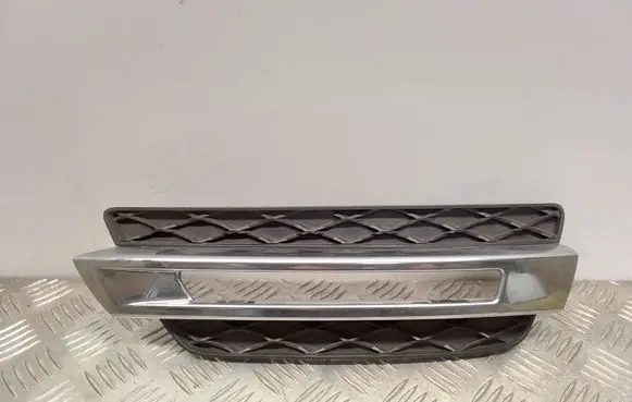 Mercedes-Benz GL X166 Front fog light trim/grill A1668201456 A1668843722