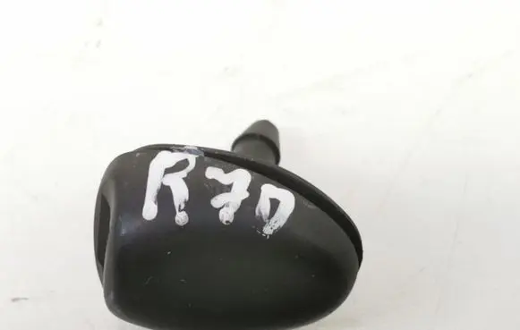 Peugeot 308 Windshield washer spray nozzle 