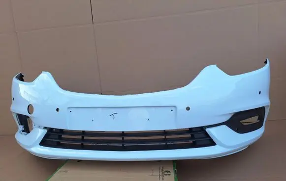 Opel Zafira C Front bumper 39079783