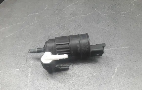 Renault Twingo I Windscreen/windshield washer pump 7700430702