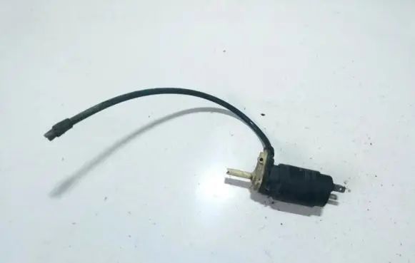 Volkswagen Golf II Windscreen/windshield washer pump 191955651