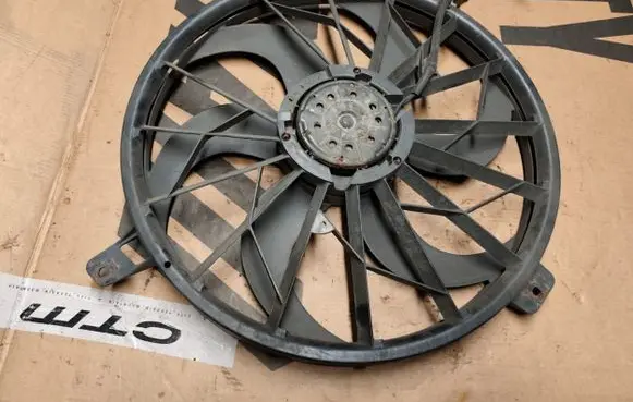 Jeep Cherokee III KJ Electric radiator cooling fan