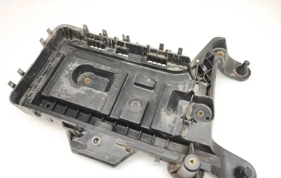 Volkswagen Caddy Battery tray 1K0915333H