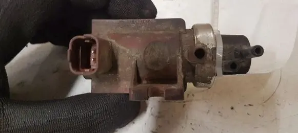 Citroen C5 Turbo solenoid valve 70061200 9652570180
