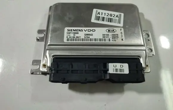 KIA Sportage Engine control unit/module 5WY1988B