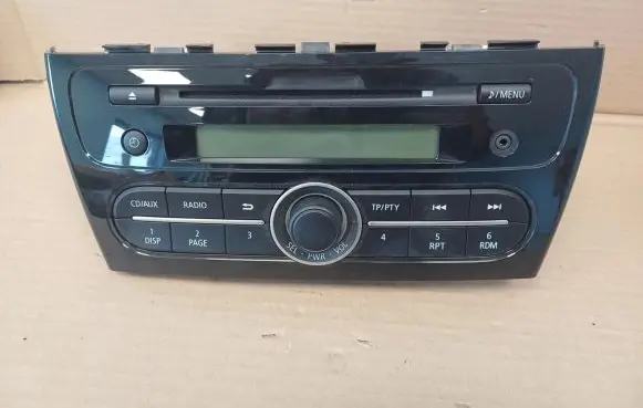 Mitsubishi Space Star Radio/CD/DVD/GPS head unit 37237574