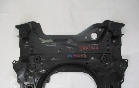 Peugeot 3008 II Front axle beam 