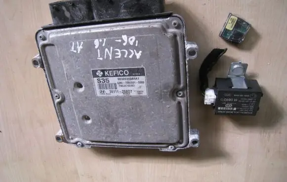 Hyundai Accent Engine control unit/module 3911126BD7 9540007800 S35