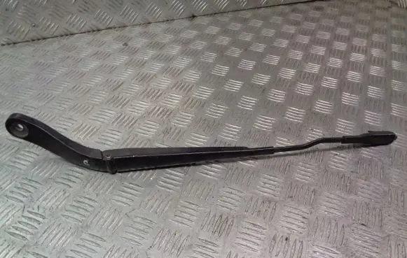 Ford C-MAX II Front wiper blade arm