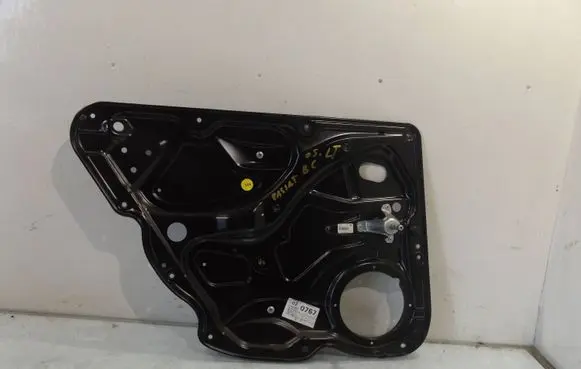 Volkswagen PASSAT B6 Front door electric window regulator 